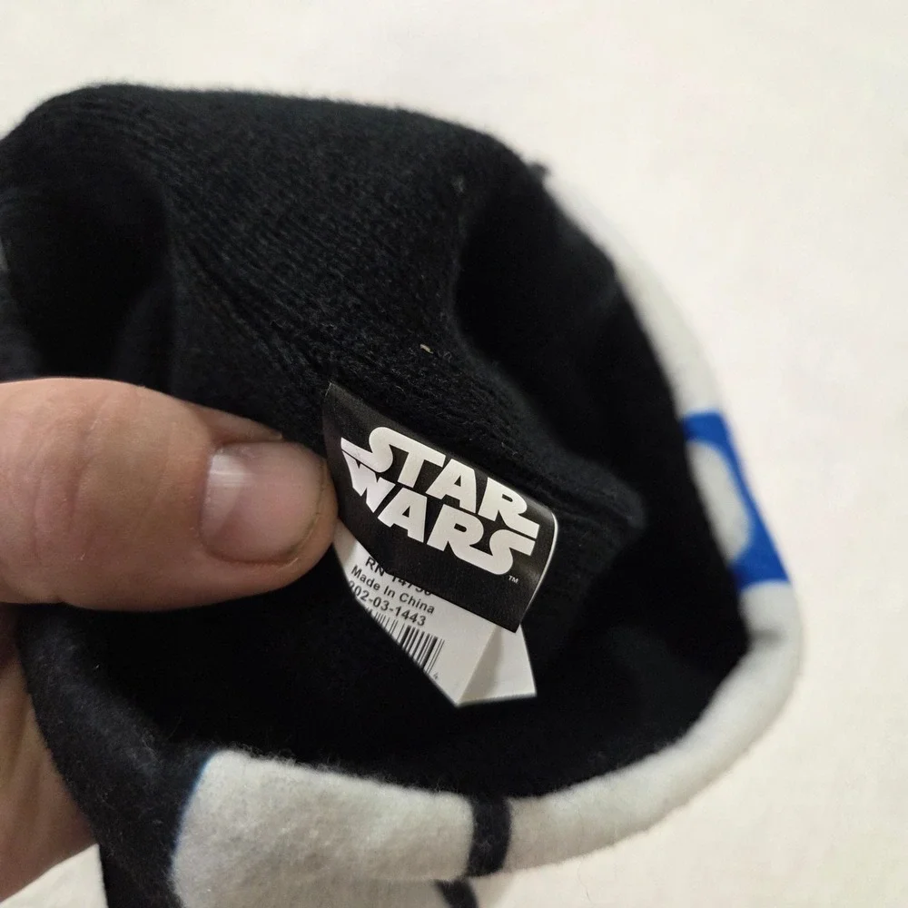 Star Wars R2-D2 Beanie Hat Blue White Black Graphic Knit Skull Cap One Size